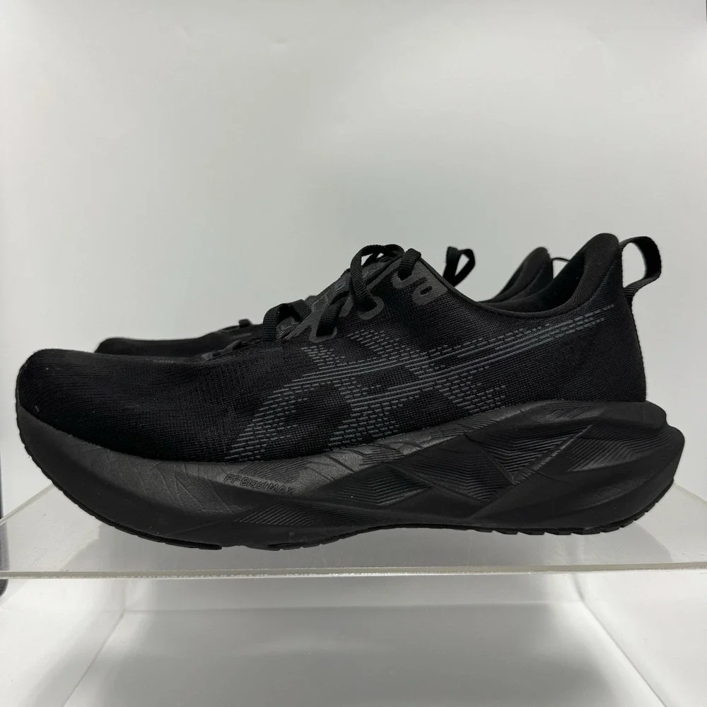 ASICS Novablast 5 Black Carrier Grey Running Shoes 1011B974 Men's Size 10.5
